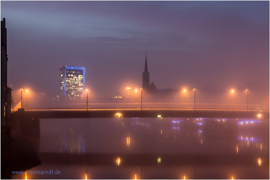 Nebel über der Weser