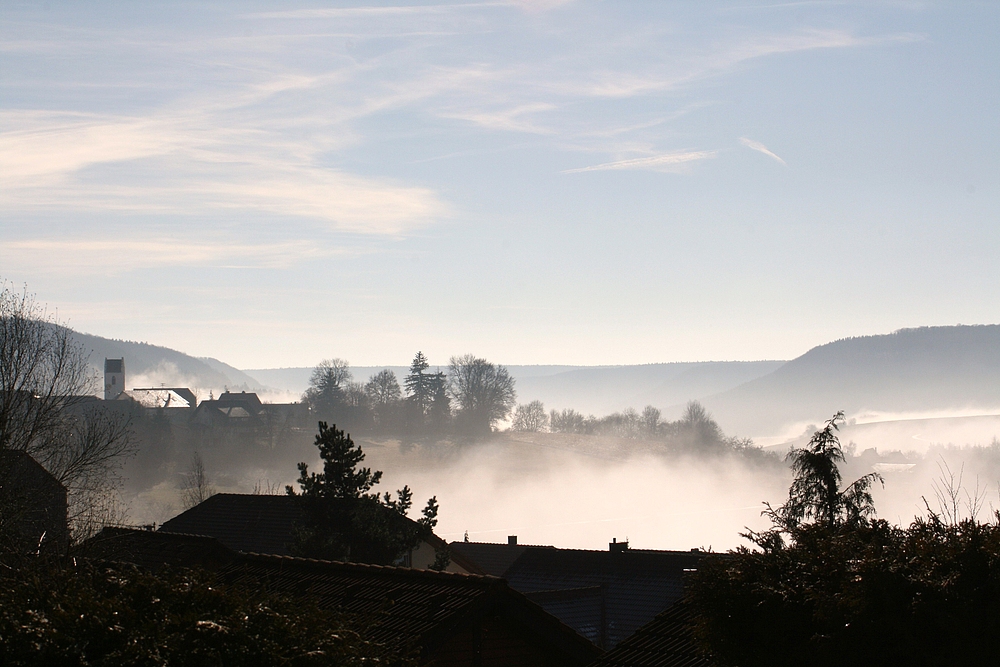 Nebel über Öfingen im Schwarzwald