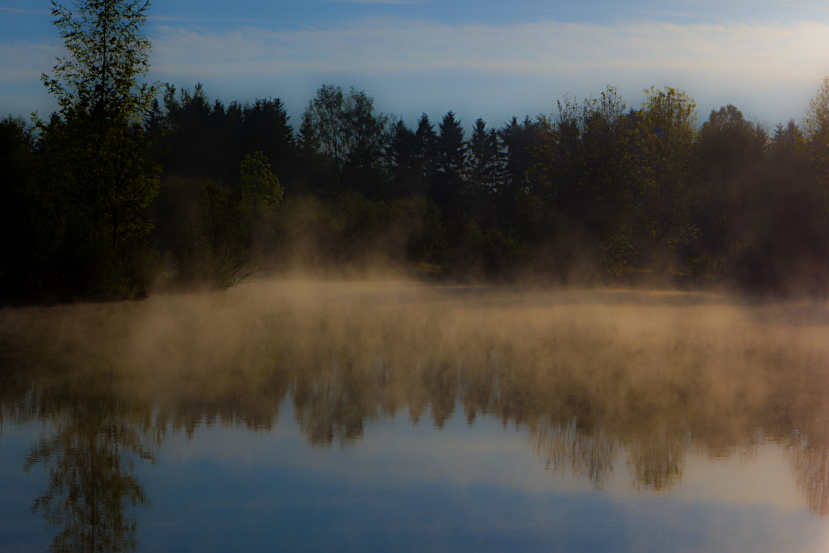 Nebel über Wasser