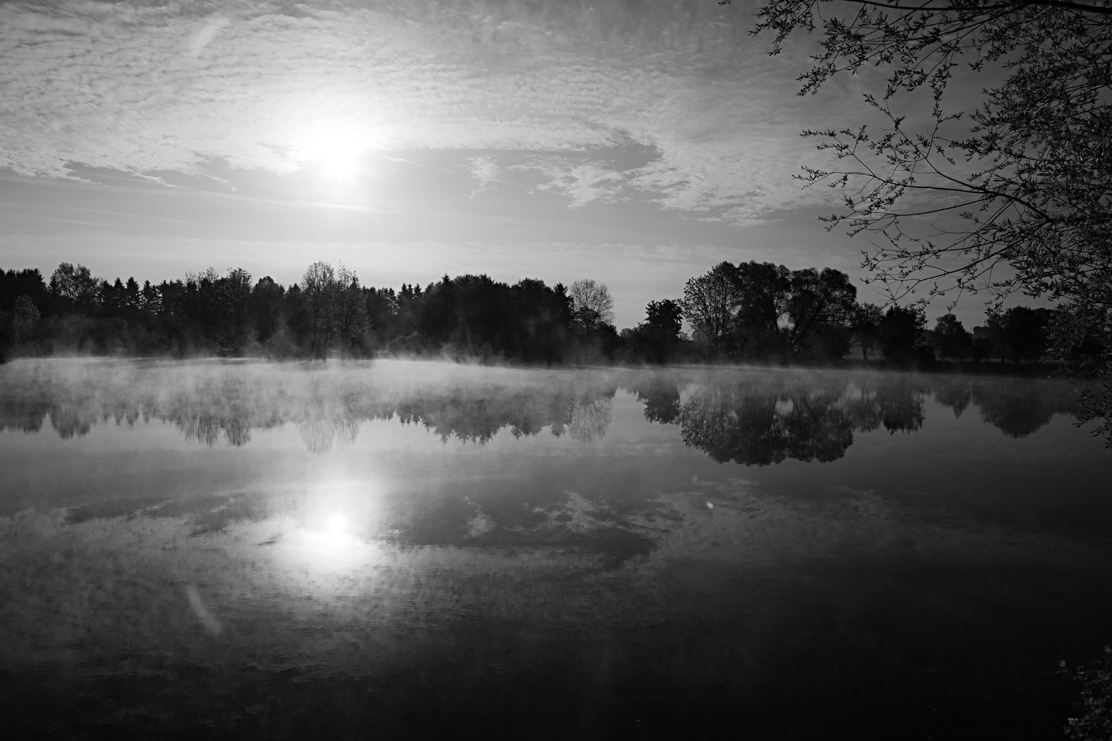 Nebel über Wasser 3 (b&w)