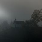 Nebel um die Kopfkrainkapelle in Simonswald 