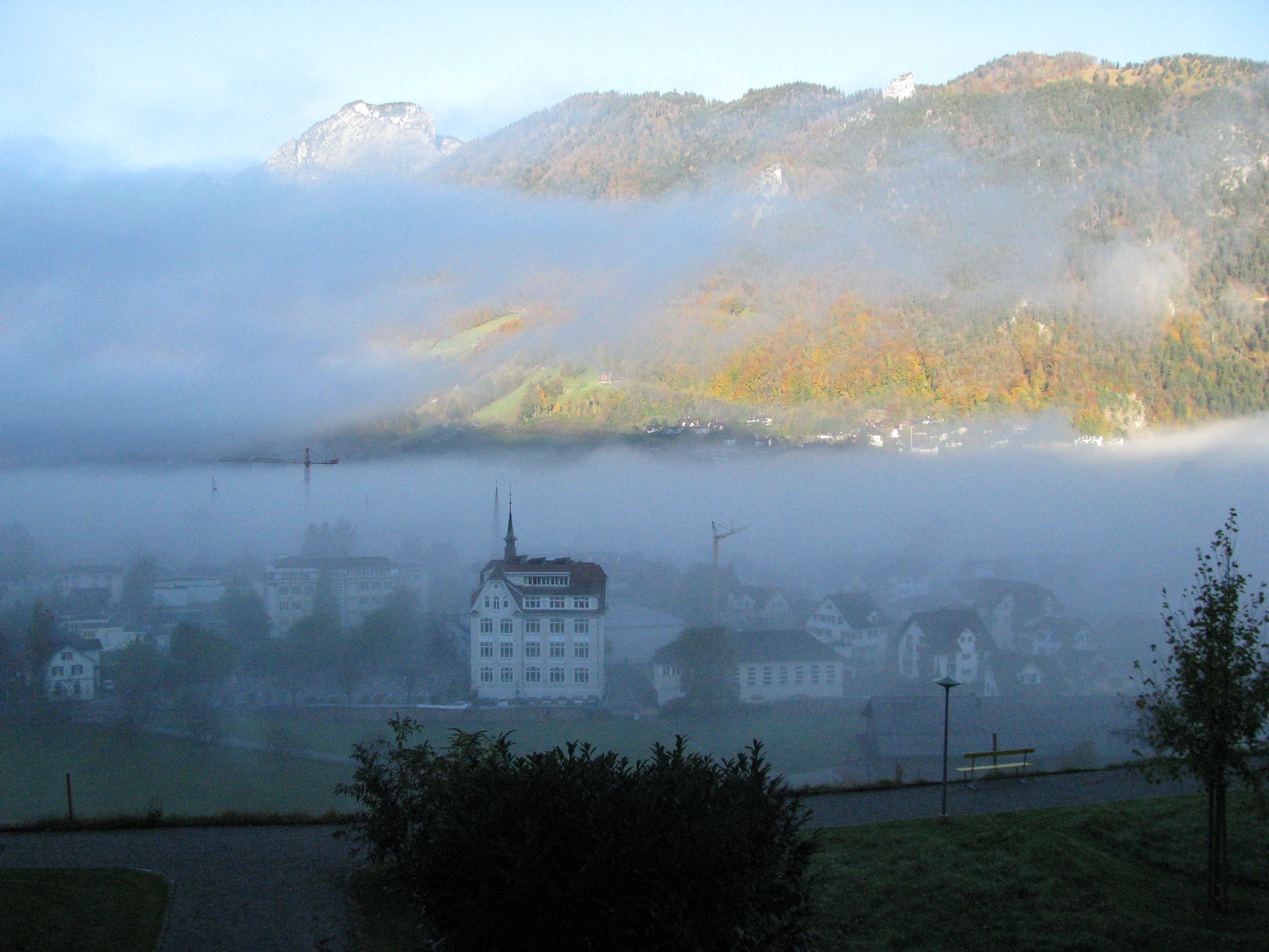 Nebel und Sonnenschei