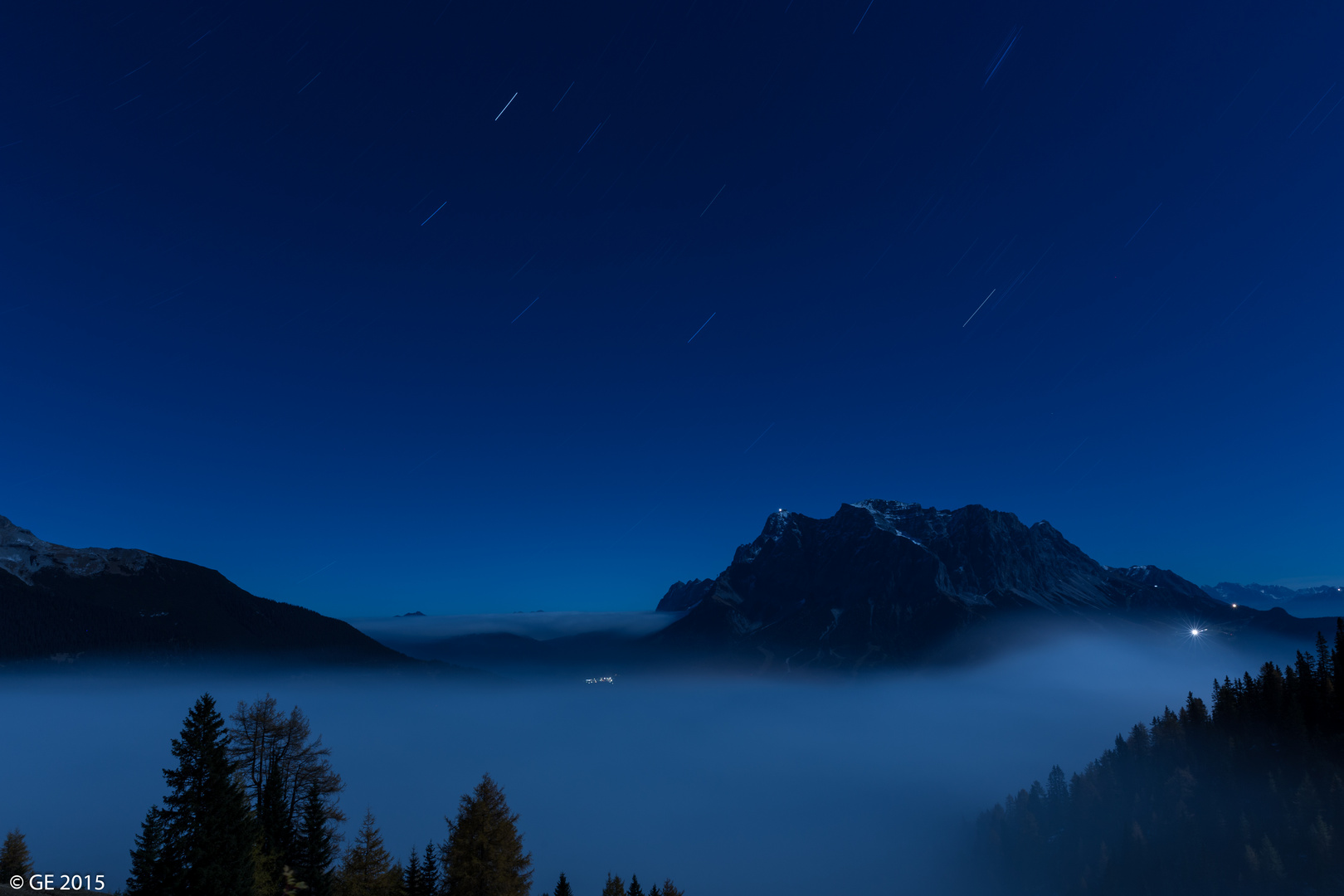 Nebel-Zugspitze-Sterne