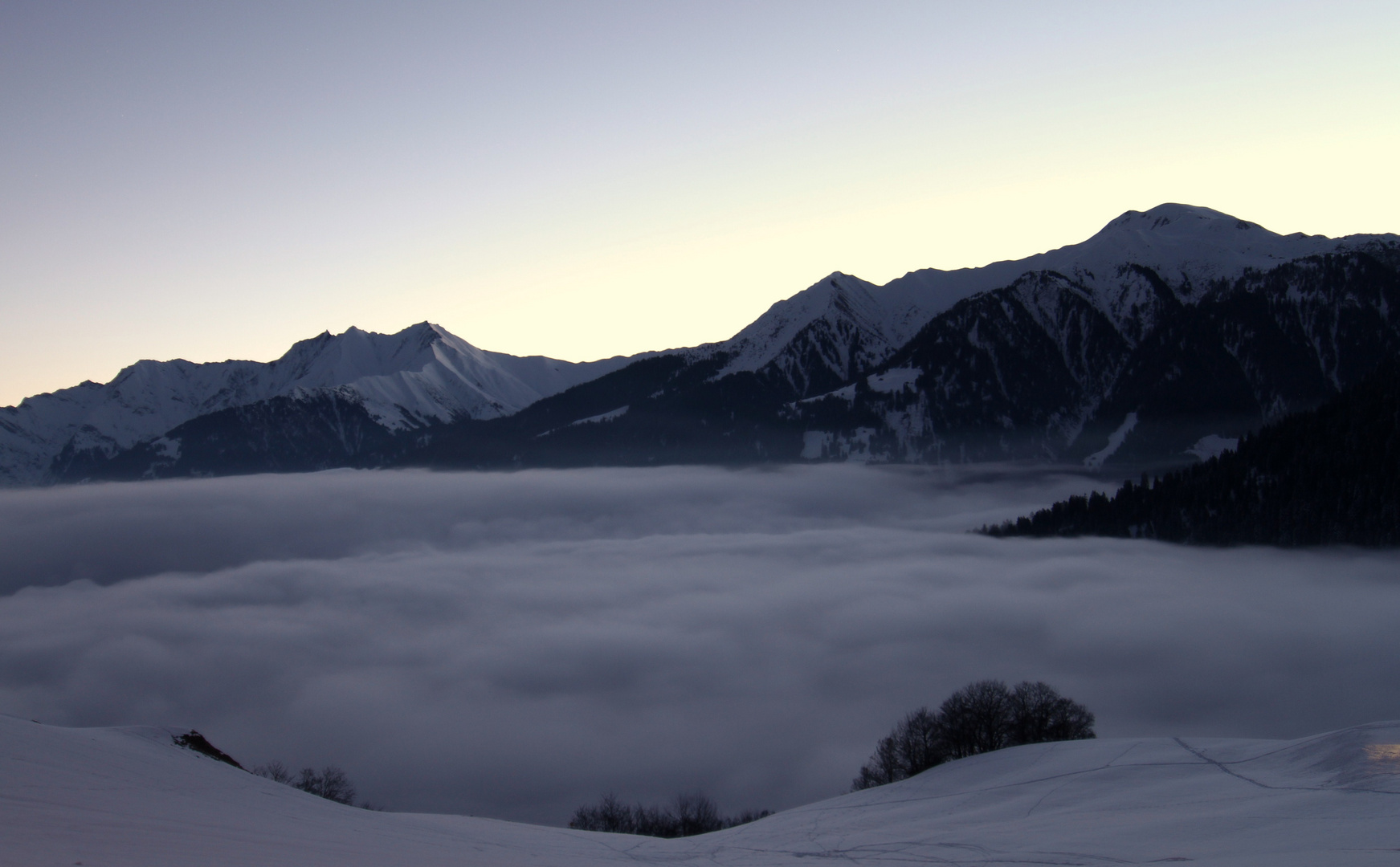 Nebeldecke über dem Tal