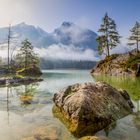 Nebeliger Morgen am Hintersee