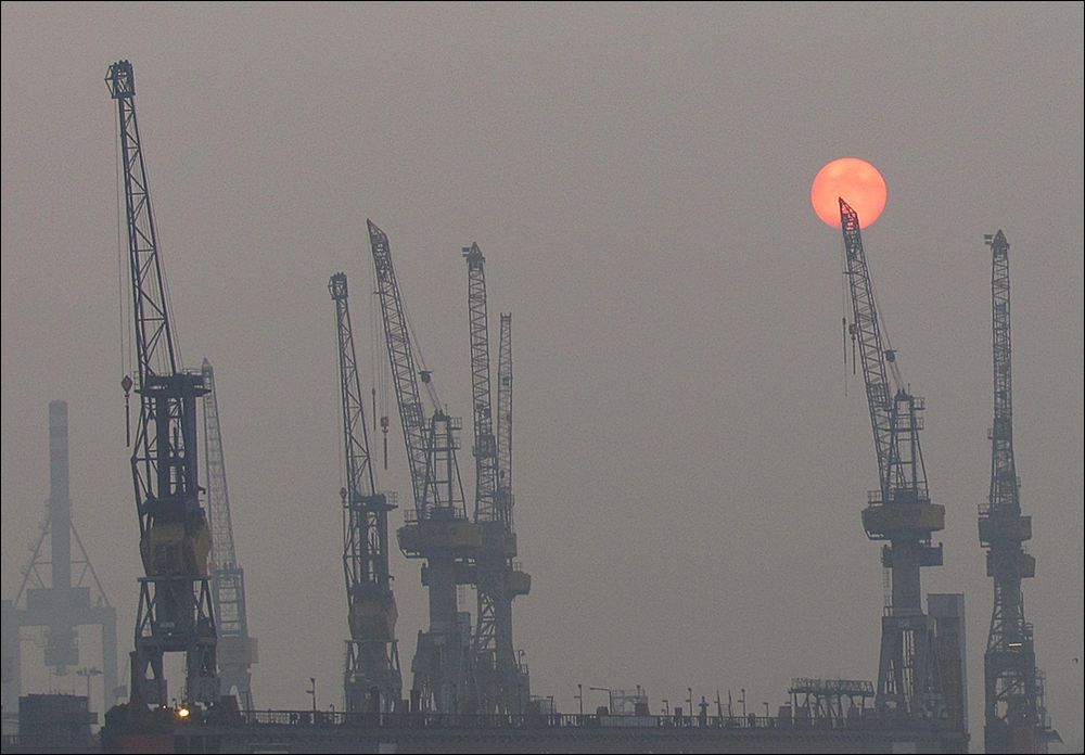 Nebelleuchte im Hafen Hamburg