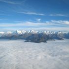 Nebelmeer Okt. unterhalb Niesen Berg, Hintergrund  EIGER, MÖNCH UND JUNGFRAU (was denn sonst...)