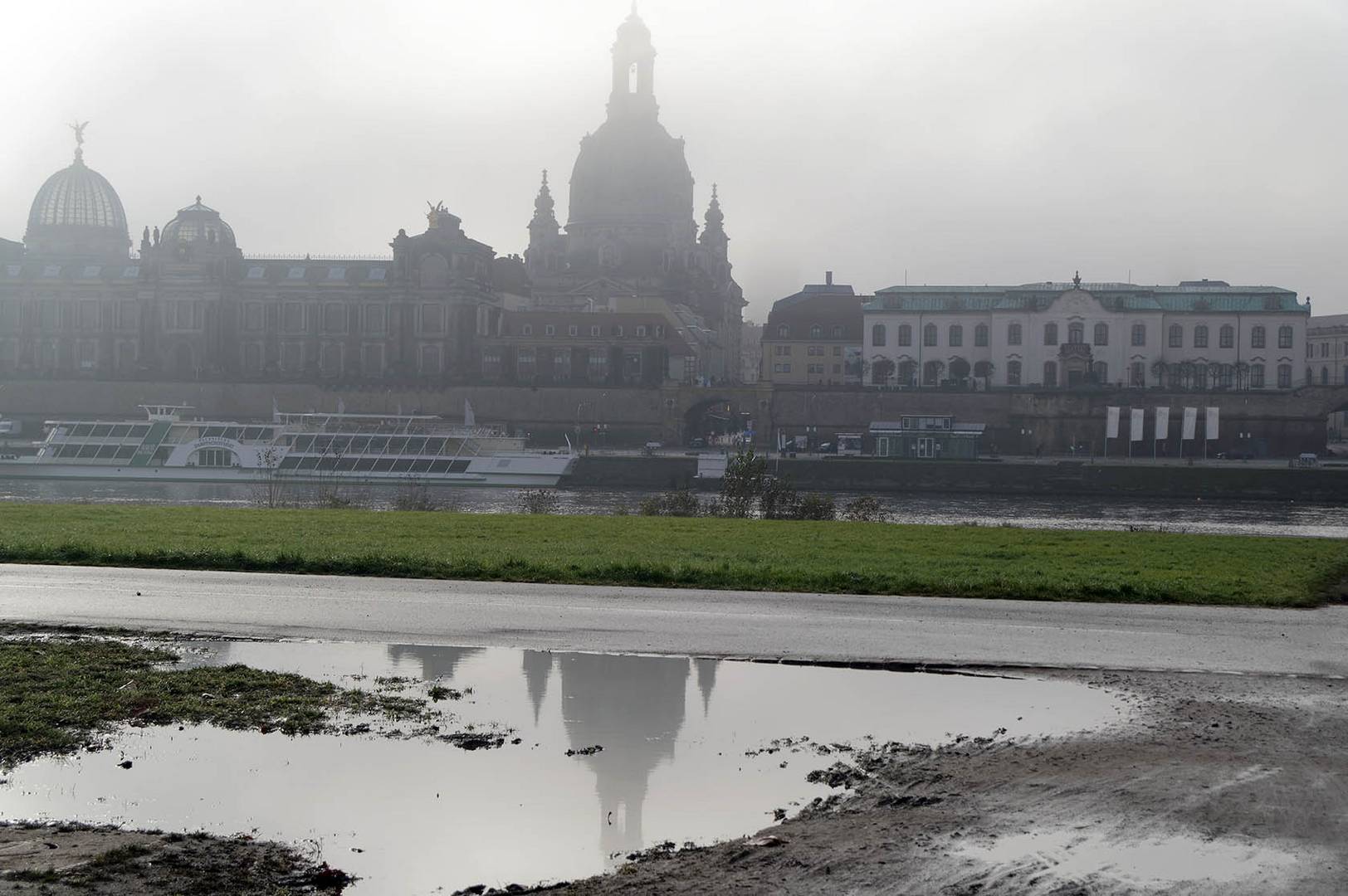 Nebelmorgen in Dresden