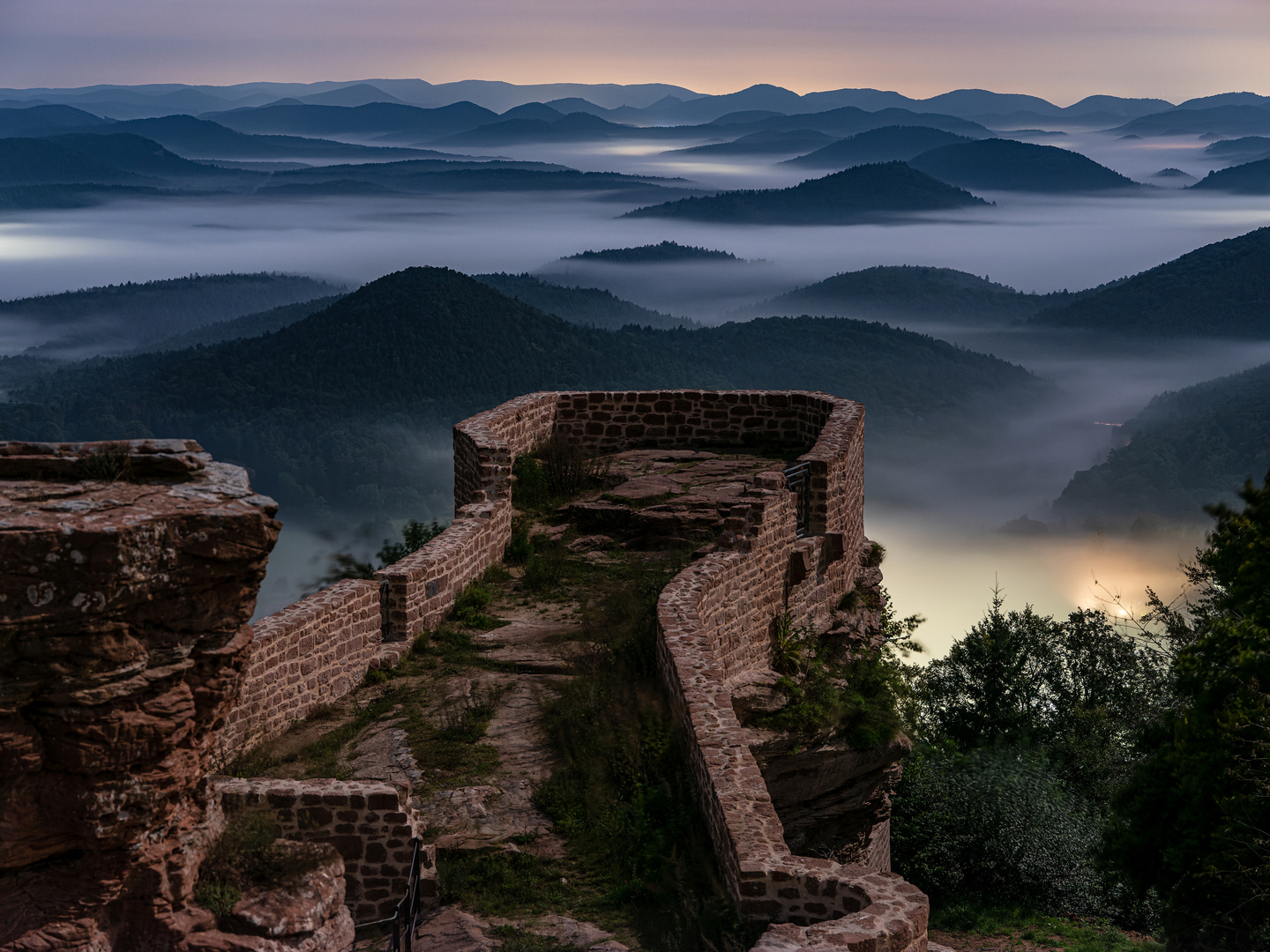 Nebelnacht auf der Burg