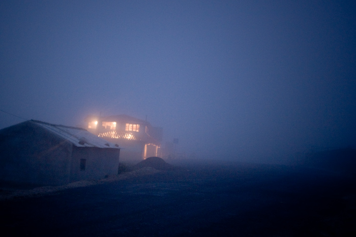 Nebelnacht in den Anden