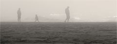 NEBELSCHATTEN AM STRAND