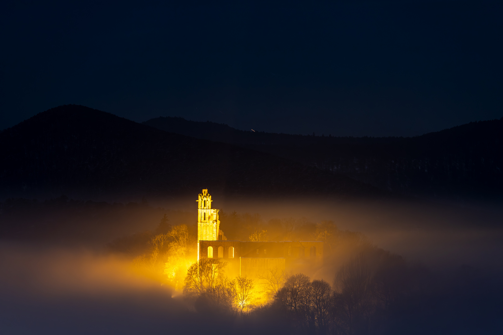 Nebelstimmung am Kloster