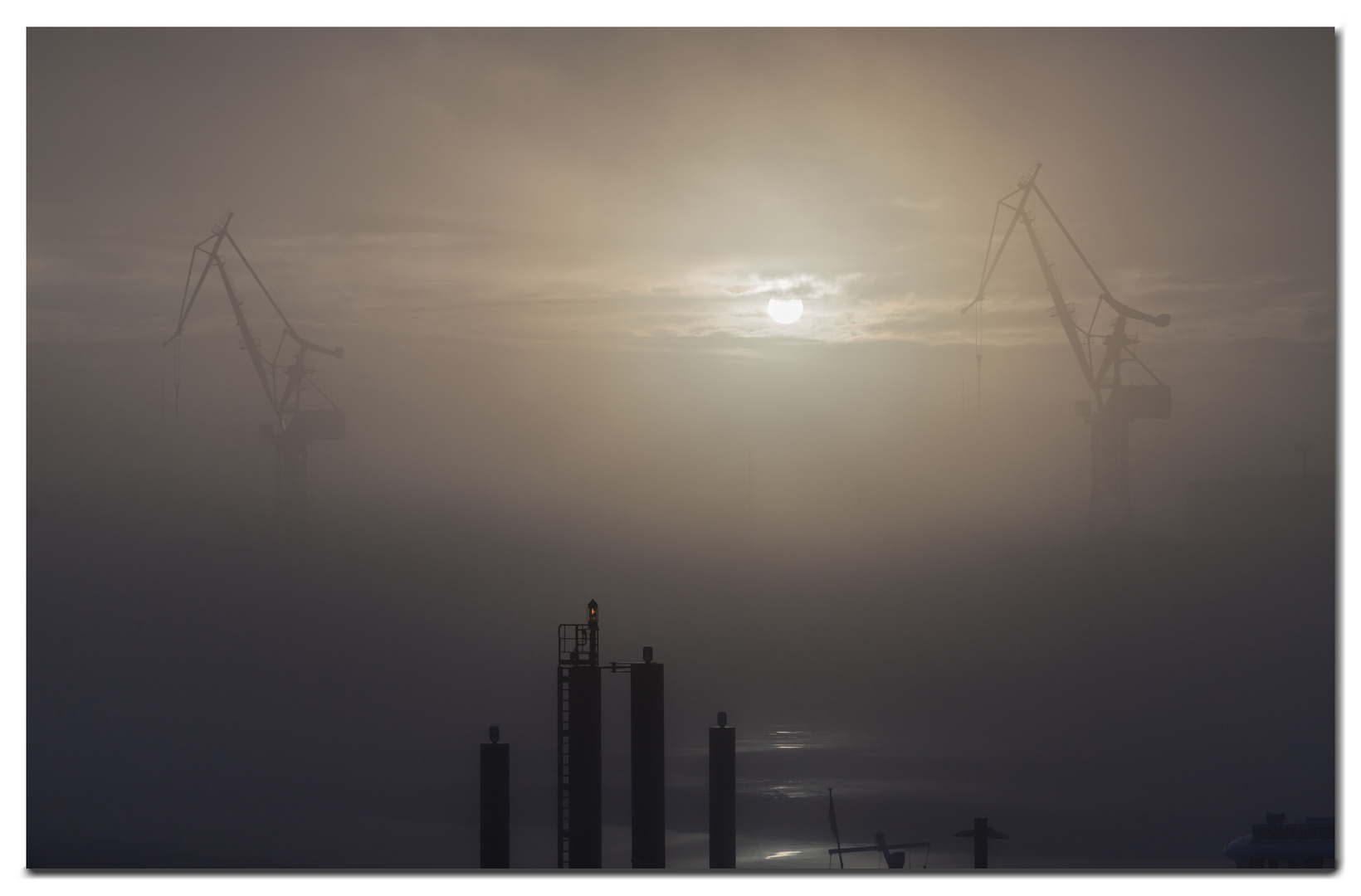 Nebelstimmung Hamburger Hafen 21.12.2022