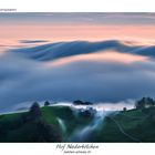 Nebelwelle beim Sonnenaufgang in der Schweizer Belchenregion