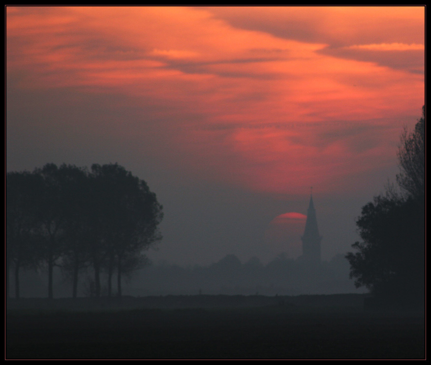 Neben der Kirche ...