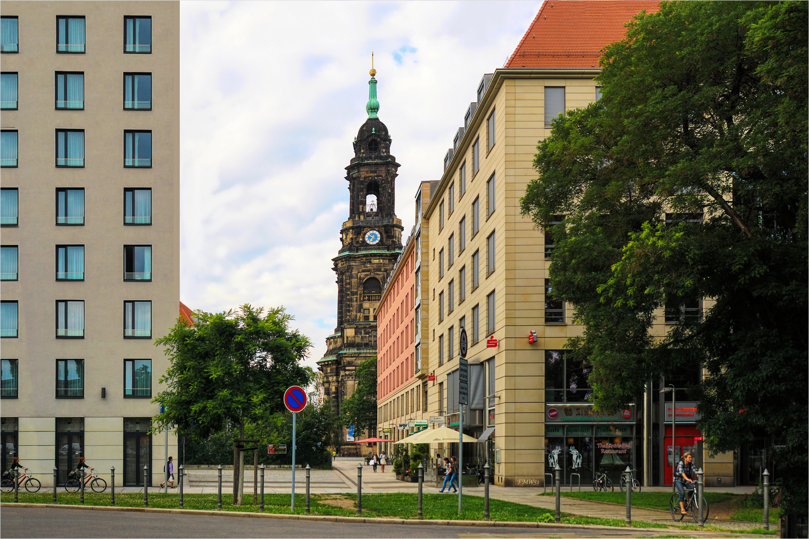 Neben der Kreuzkirche