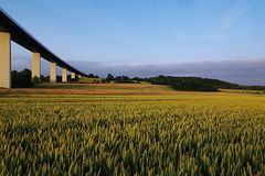 neben der Ruhrtalbrücke