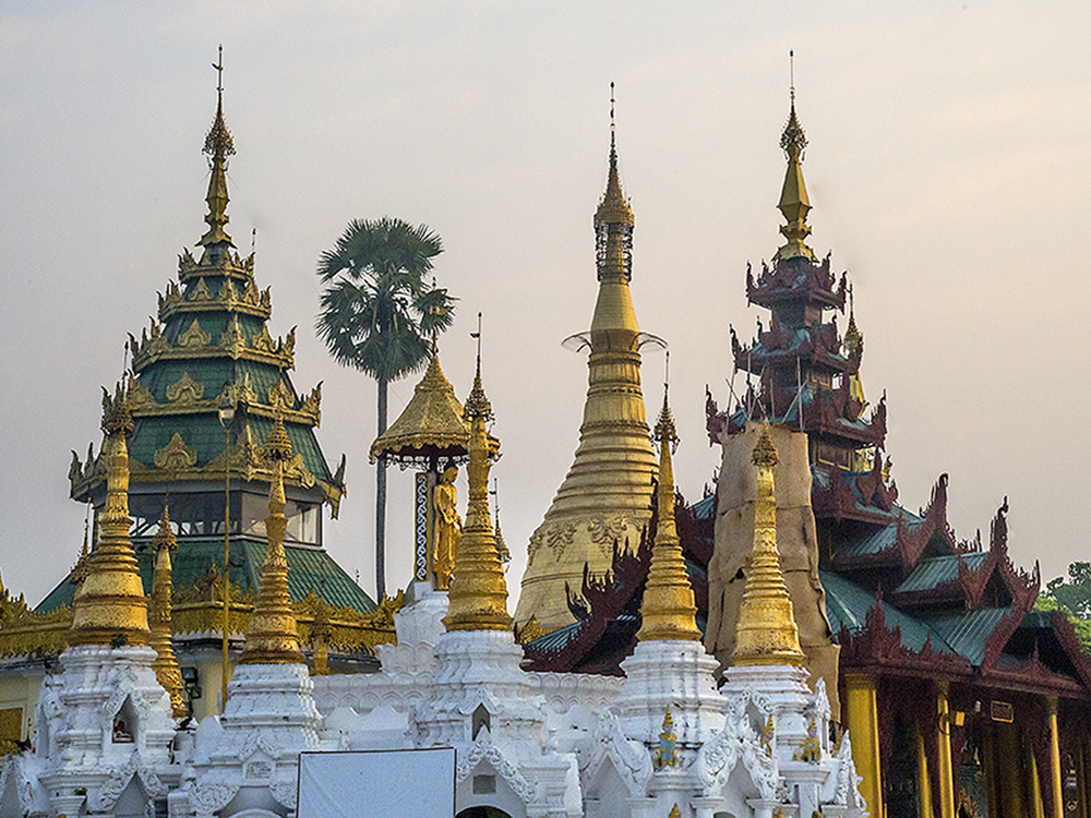 Neben-Tempel in der Shwedagon-Pagode