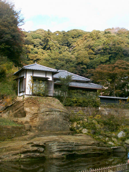 Nebengebäude einer Tempelanlage in Kamakura bei Tokio