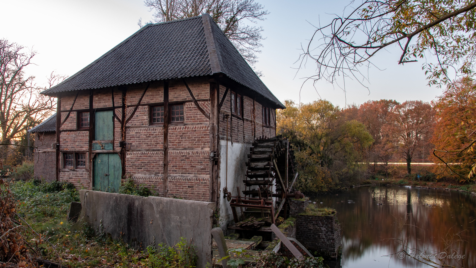 Nebengebäude Wassermühle Schloss Caen