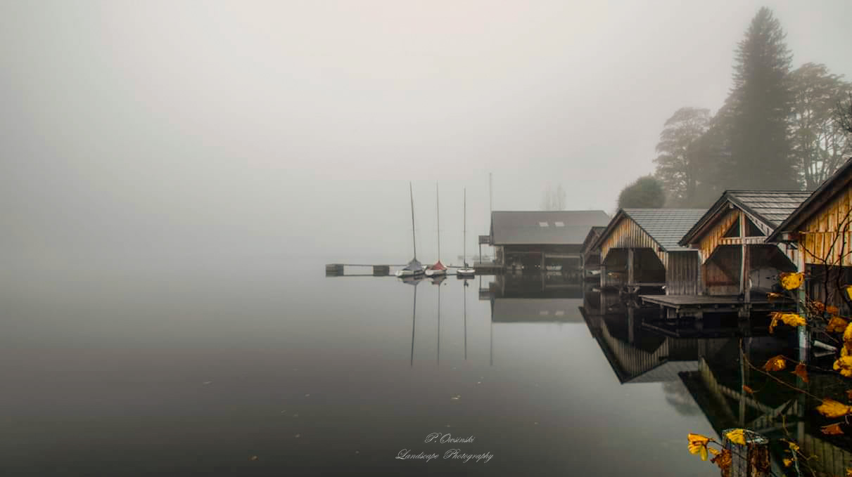 Nebliger Oktobermorgen am Grundlsee 