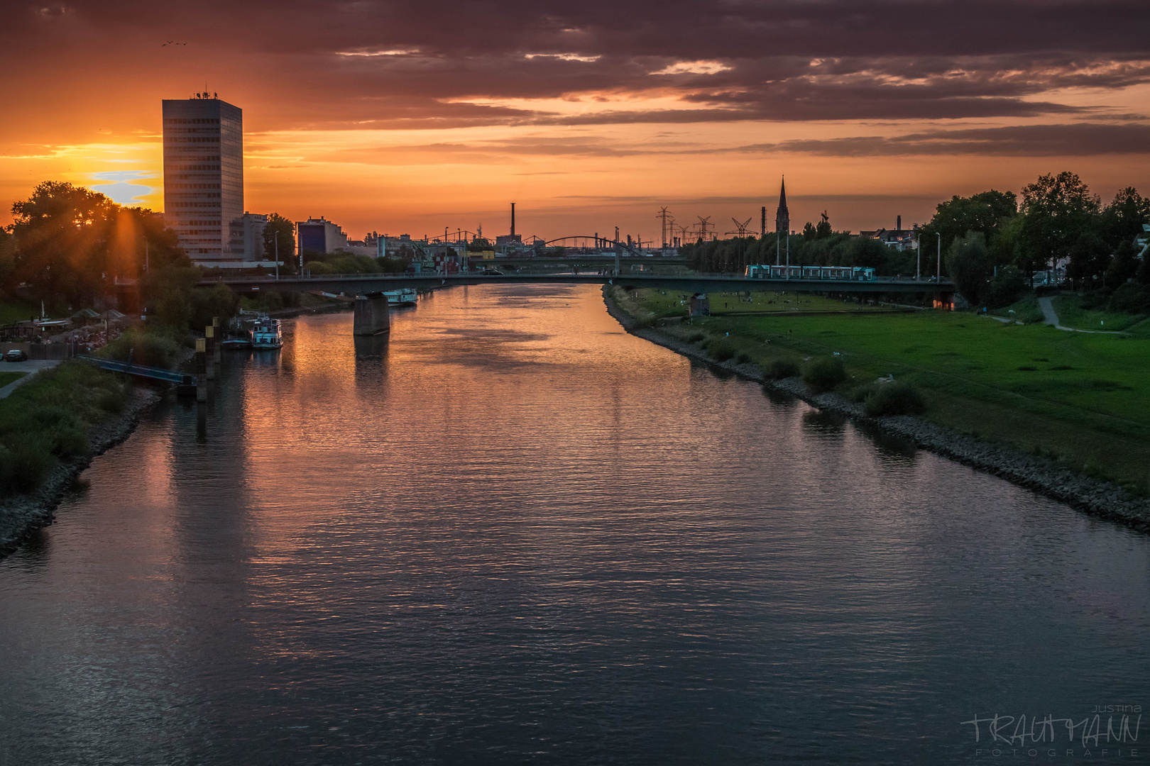 Neckar am Abend