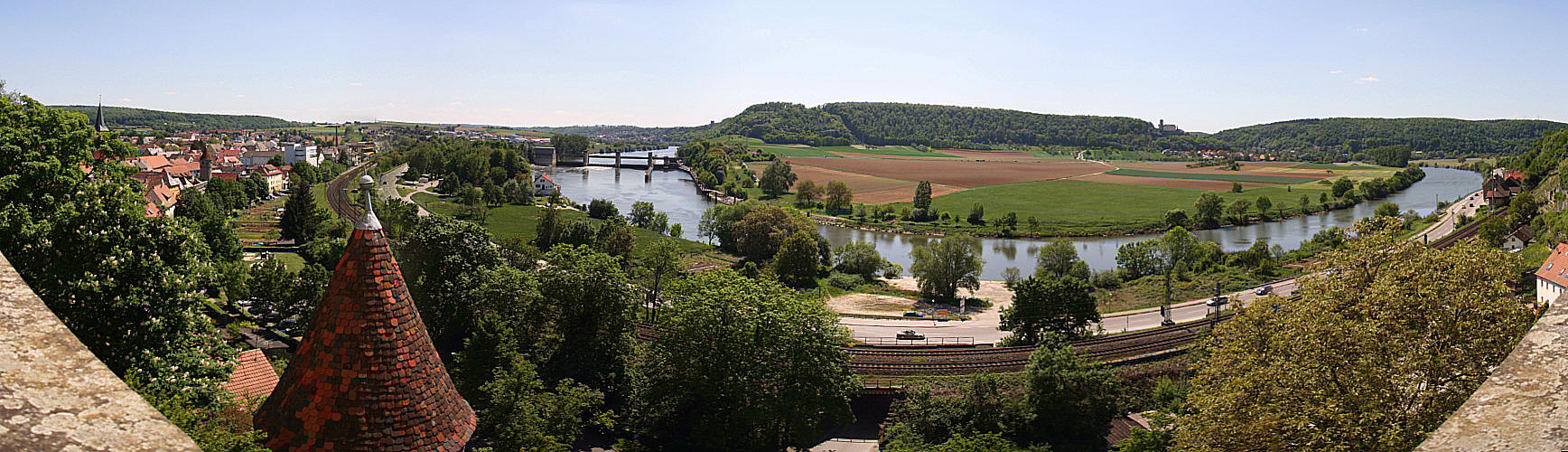 Neckar bei Gundelsheim - Blick vom Schloss Horneck