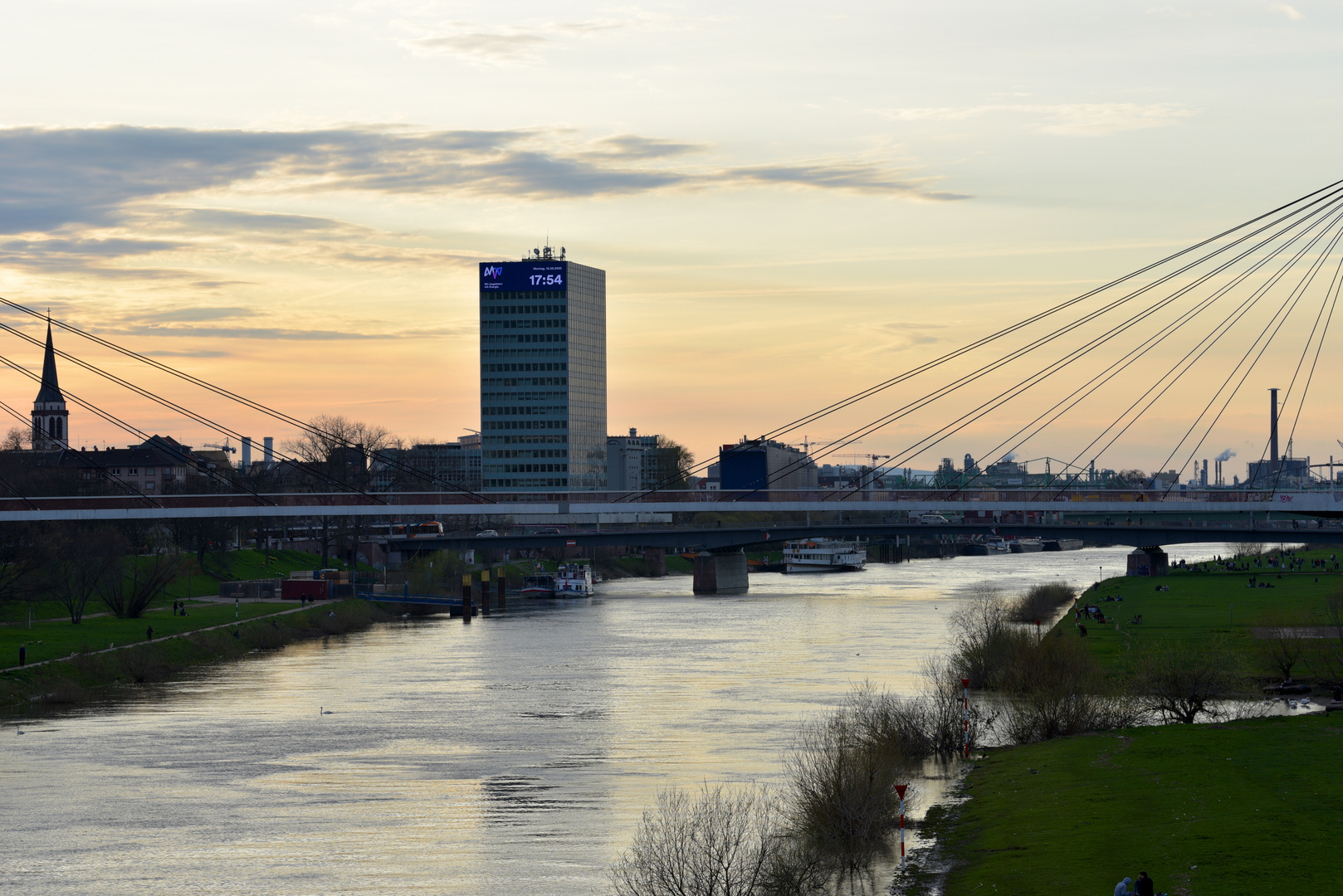 Neckar bei Mannheim