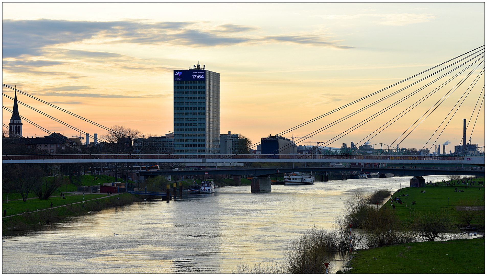 Neckar bei Mannheim