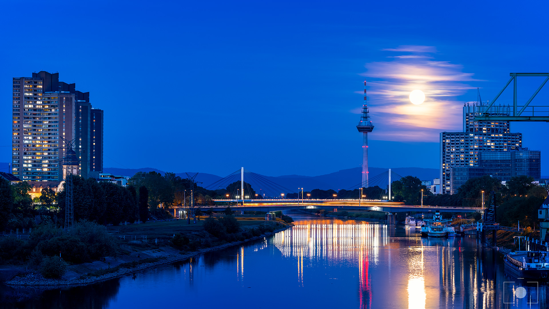 Neckar, Fernmeldeturm, Collini-Center, Neckarpromenade, Kurpfalzbrücke