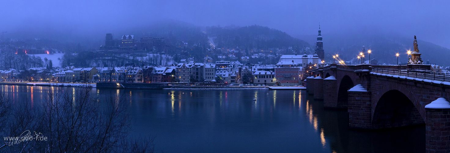 Neckar im Winternebel