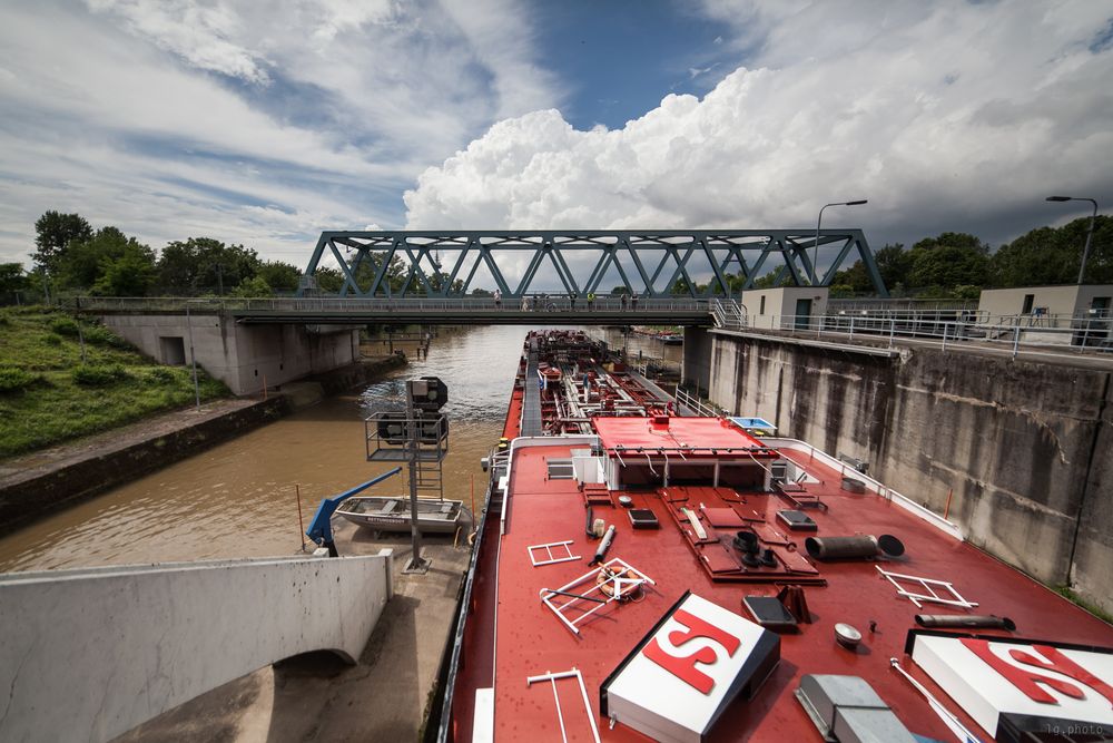 Neckar Schiff