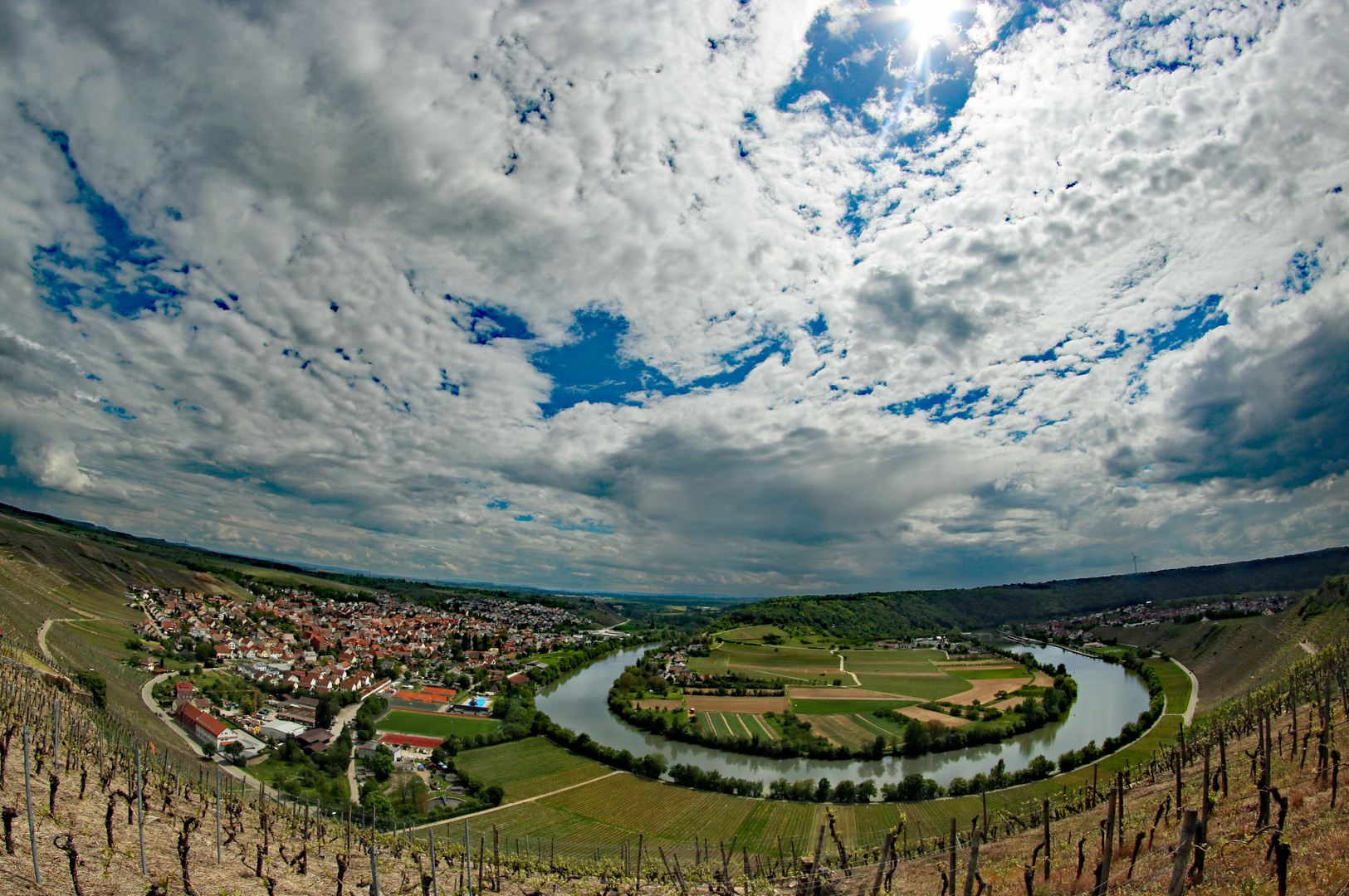 Neckarschleife bei Mundelsheim