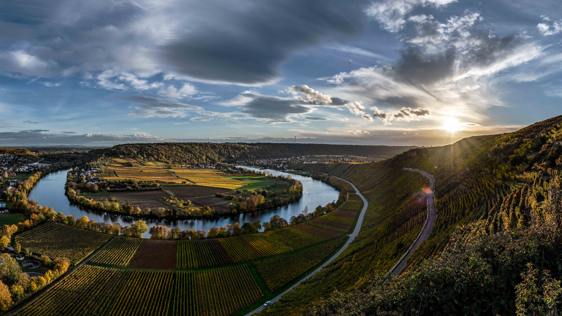 Neckarschleife bei Mundelsheim