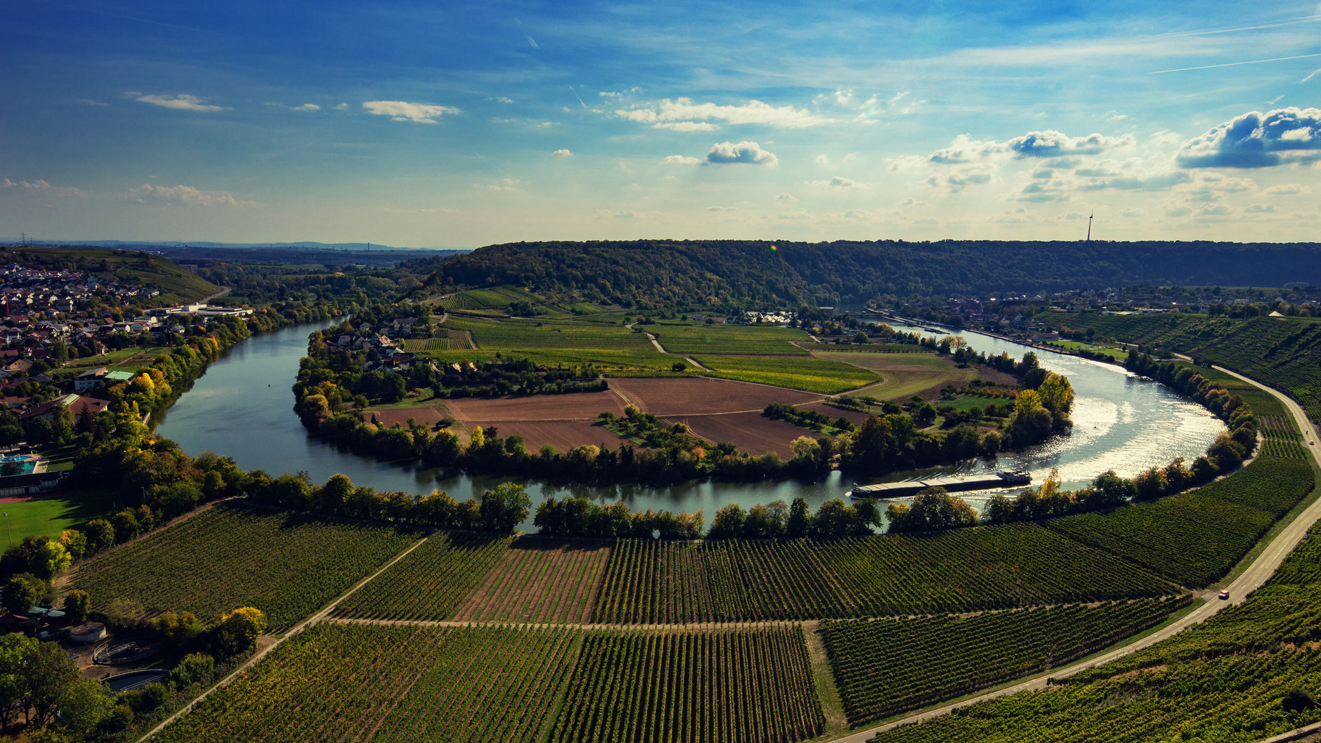 Neckarschleife bei Mundelsheim