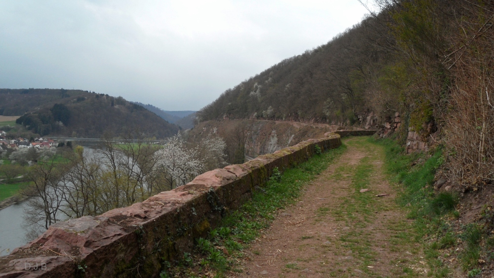 Neckartalmauer....