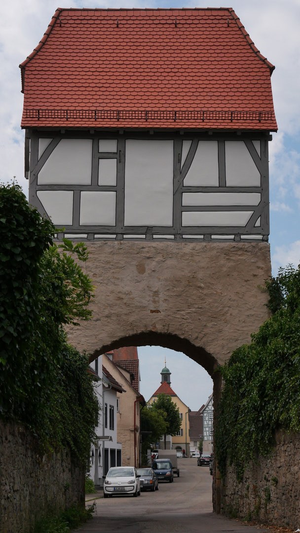 Neckartor Kirchheim am Neckar mit Blick in die Innenstadt