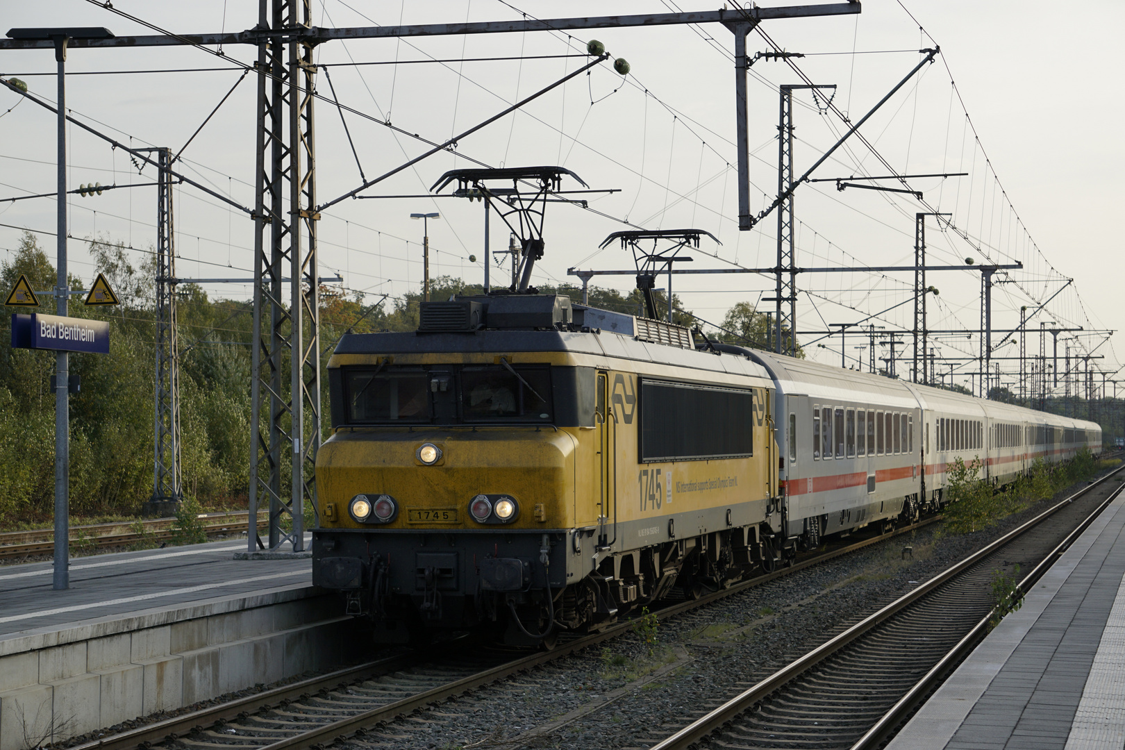 Nederlandse Spoorwegen 1745 mit dem Intercity unterwegs nach Amsterdam