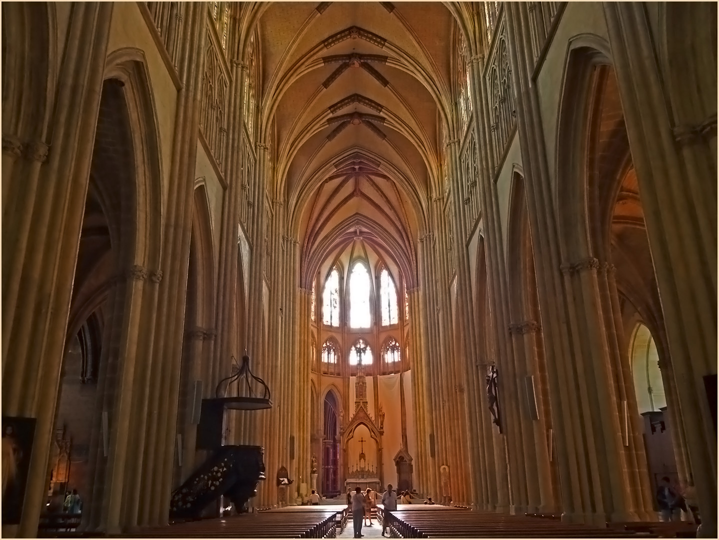 Nef de la Cathédrale Sainte-Marie  --  Bayonne