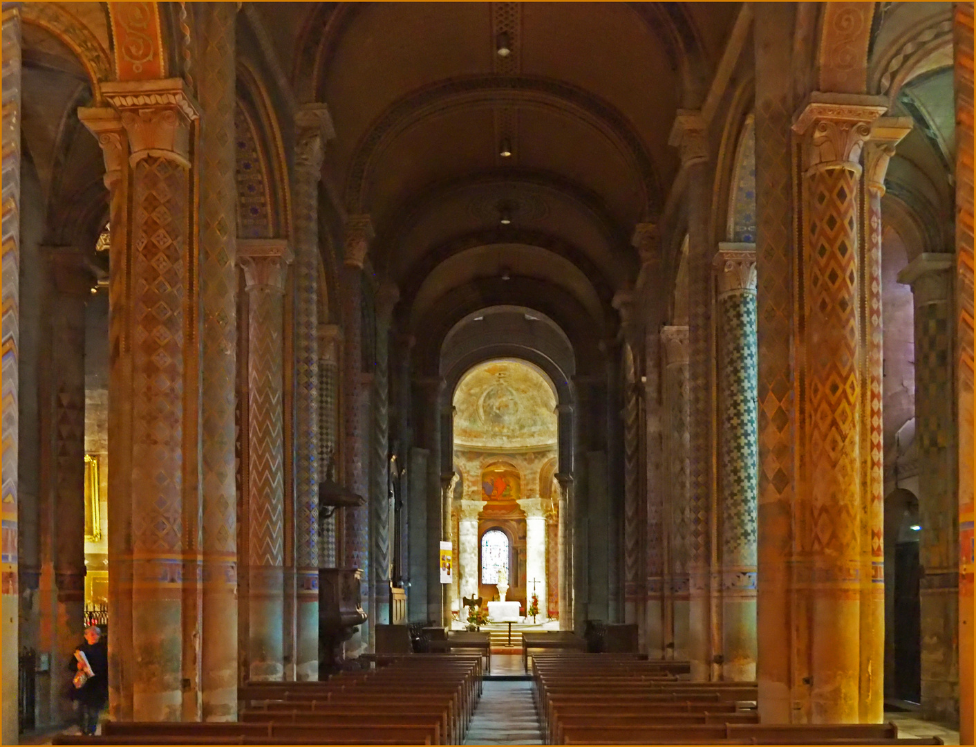 Nef de l’Eglise Notre-Dame la Grande  --  Poitiers