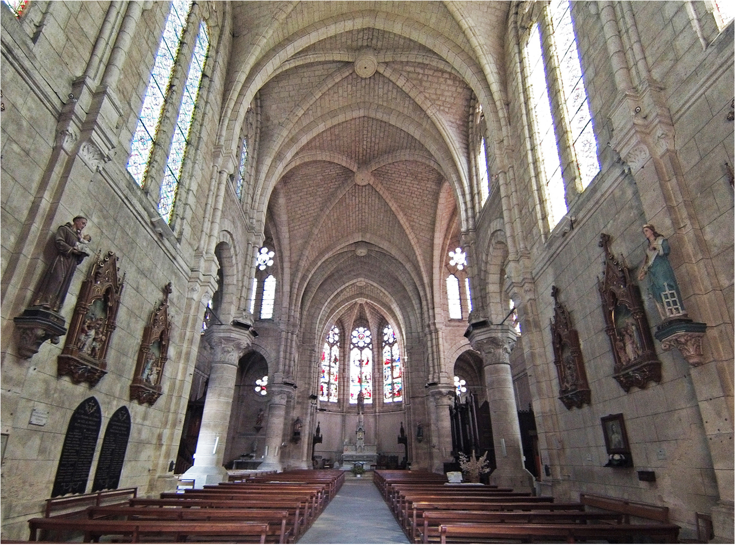 Nef de l’Eglise  Notre-Dame   --  Nérac, Lot-et-Garonne