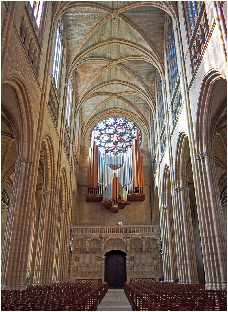 Nef, jubé et orgue de la Cathédrale Saint-Etienne de Limoges 