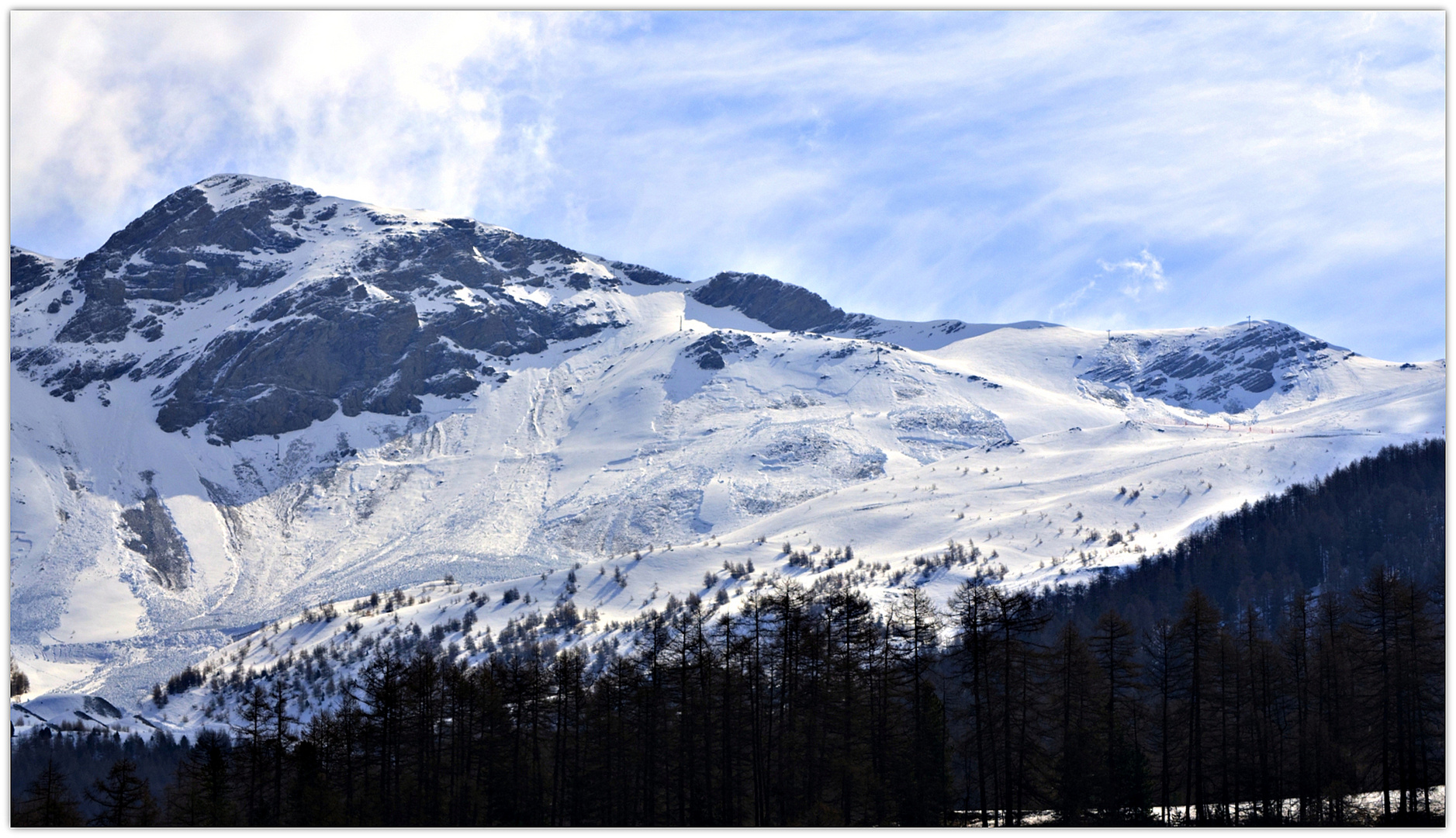 Neige d'avril dans les Alpes