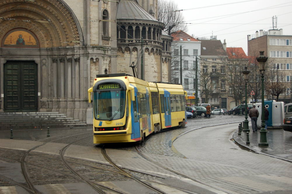 Neigetechnik-Strassenbahn