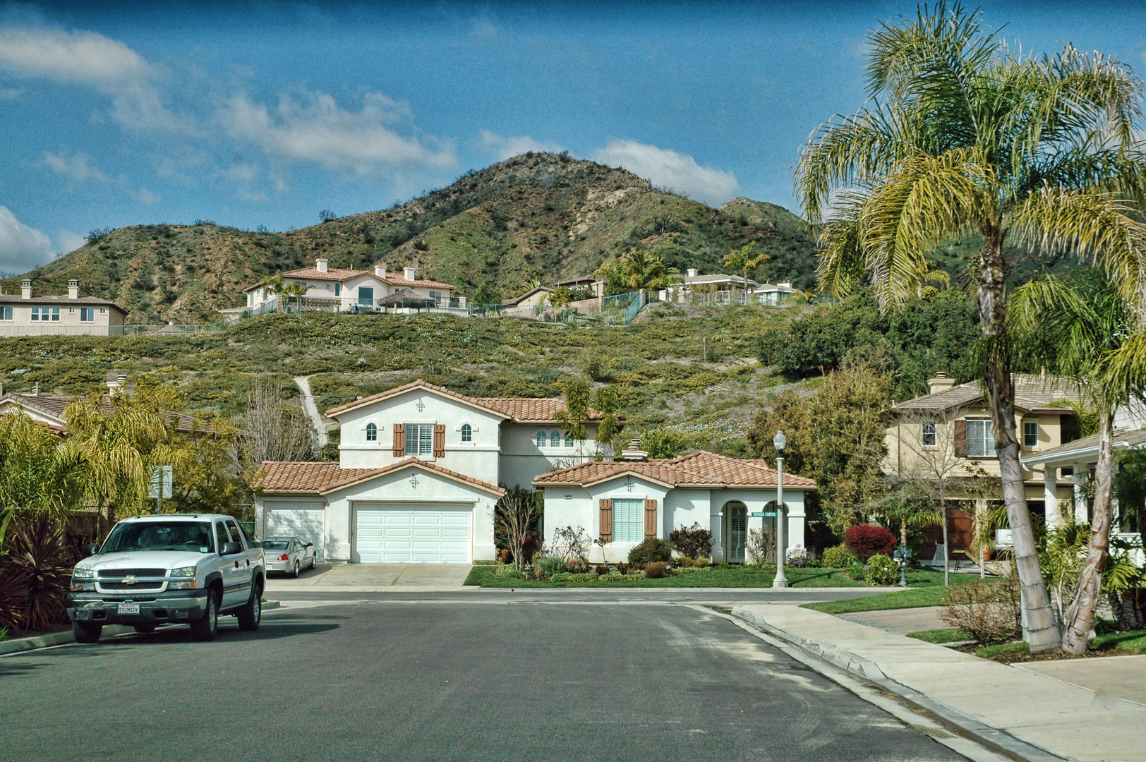 Neighborhood in the canyons of California