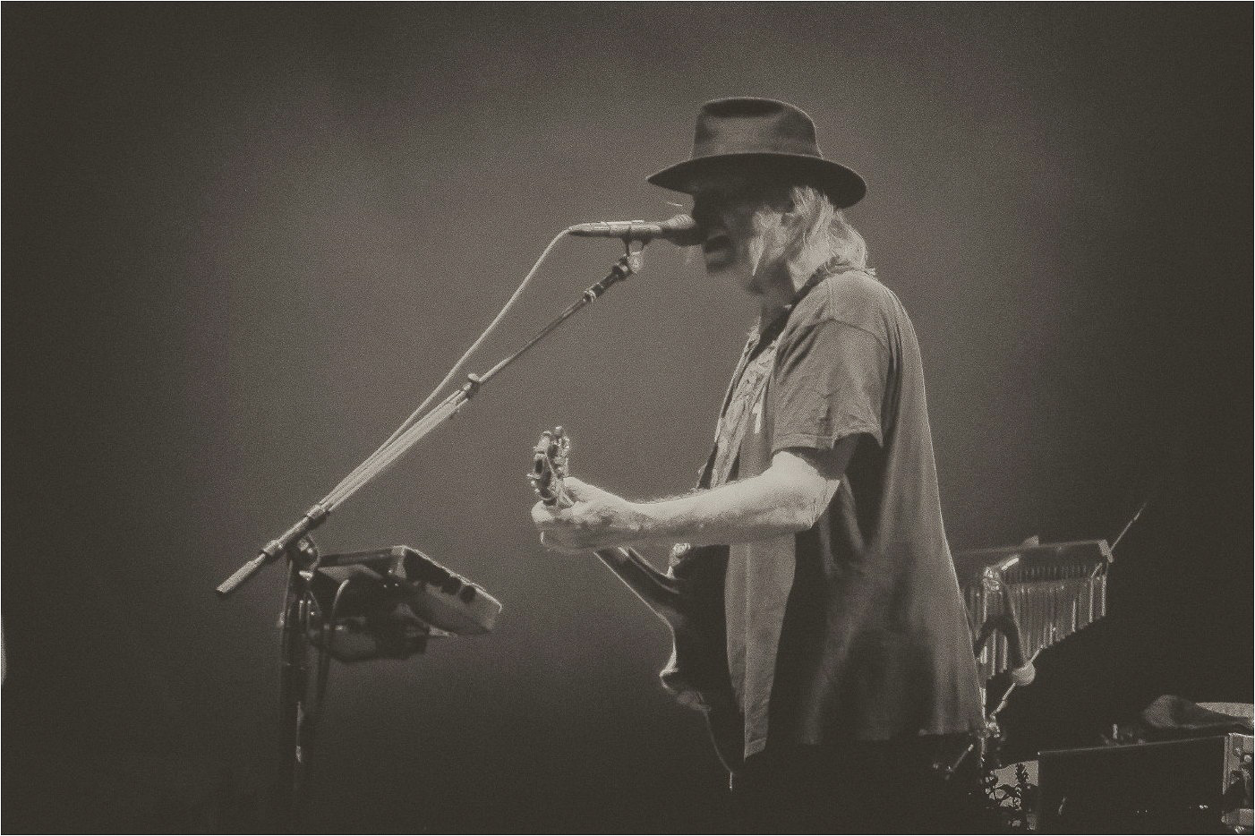 NEIL YOUNG