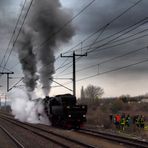 Nein die Feuerwehr ist nicht zum löschen da ;) ...