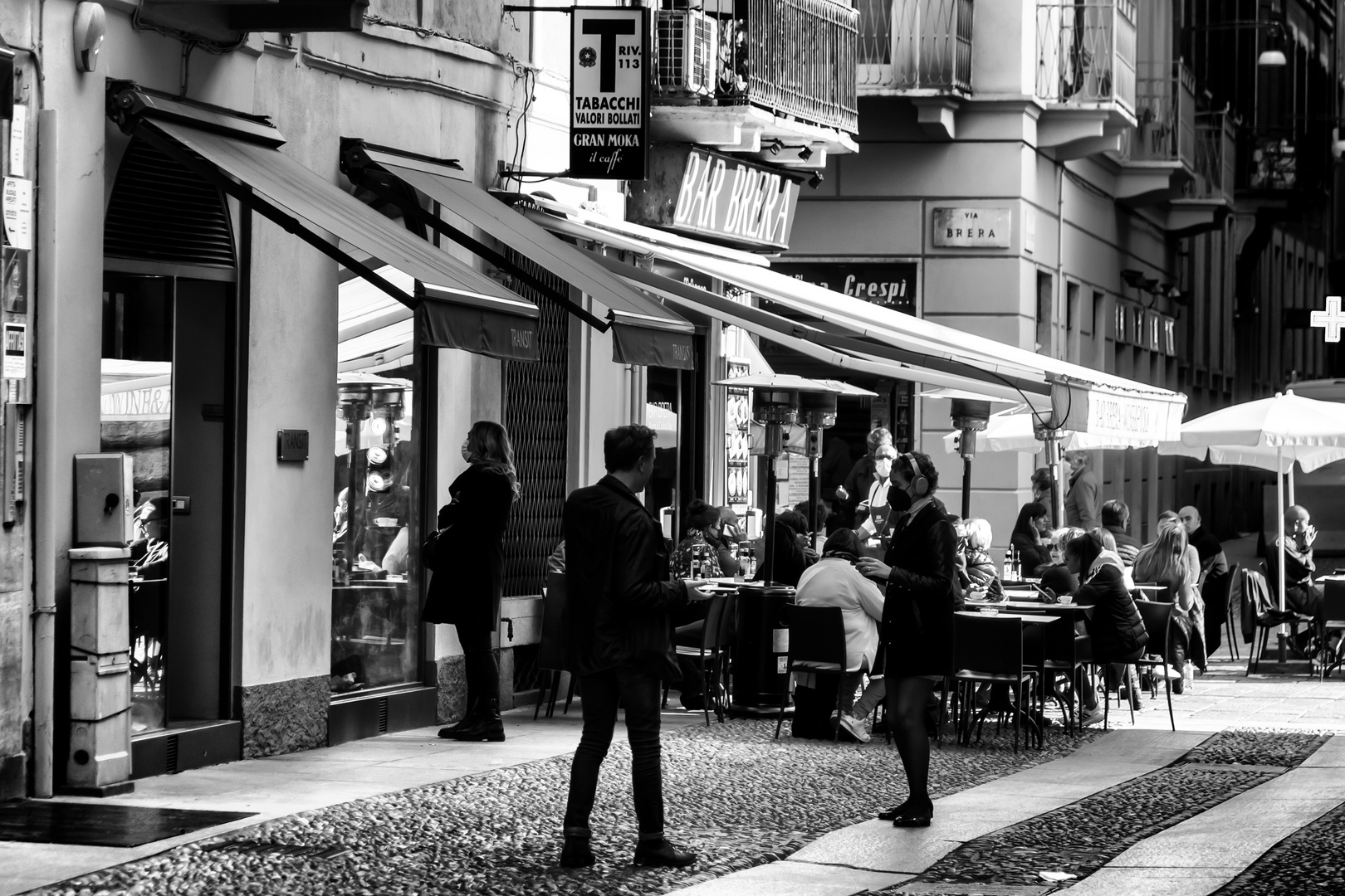 Nel cuore di Milano, il Bar Brera