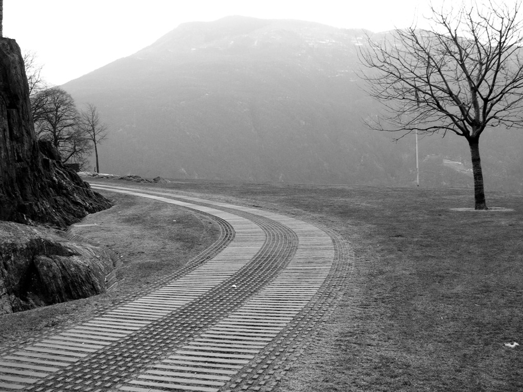 Nel mio silenzio ti ho cercato... (Bellinzona, Switzerland)