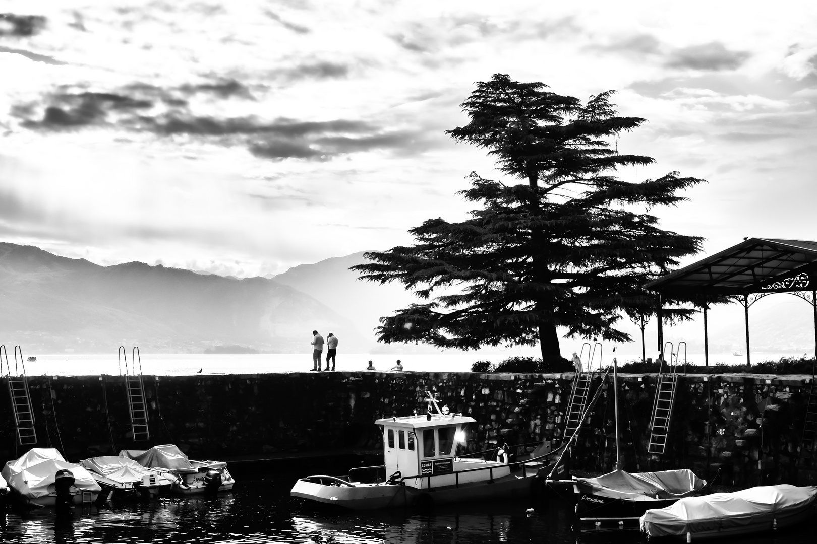 Nel porto vecchio di Laveno